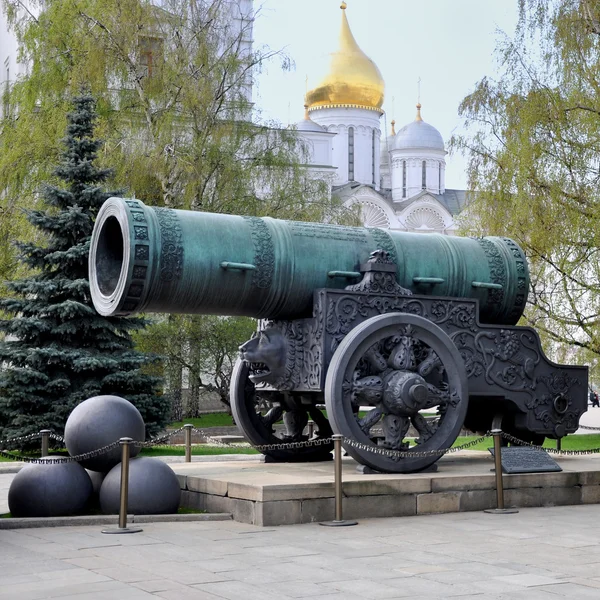 stock image Historic cannon in front of a church at the Kremlin