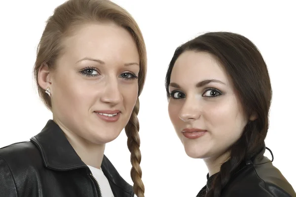 Porträt zweier Mädchen mit Zöpfen — Stockfoto