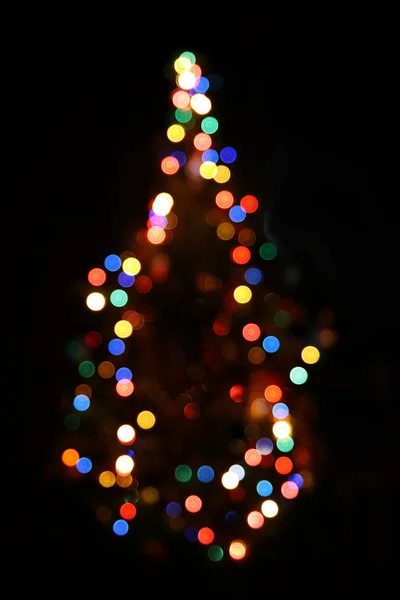 Abete di Natale con luci sfocate — Foto Stock