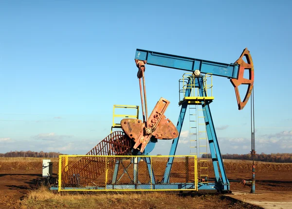 Alte Ölpumpe — Stockfoto