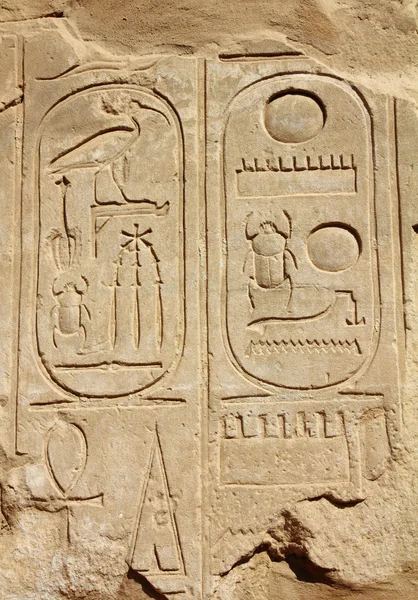 Ancient egypt hieroglyphics on wall — Stock Photo, Image