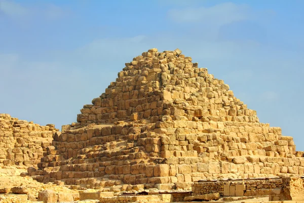 Small egypt pyramid in Giza — Stock Photo, Image