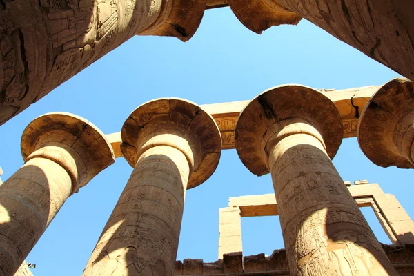 Säulen im Karnak-Tempel — Stockfoto