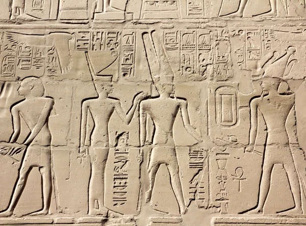 Стародавні єгипетські зображення та ієрогліфи — стокове фото