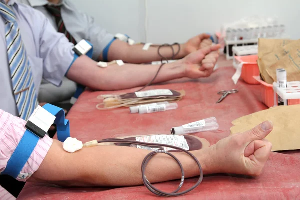Blutspender bei Blutspende im Labor — Stockfoto