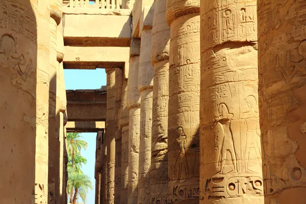 Columnas en el templo de Karnak —  Fotos de Stock