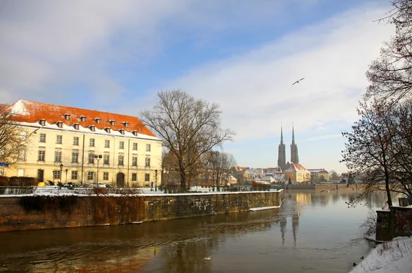 Vue sur la rivière Oder et Ostrow Tumski à Wroclaw — Photo