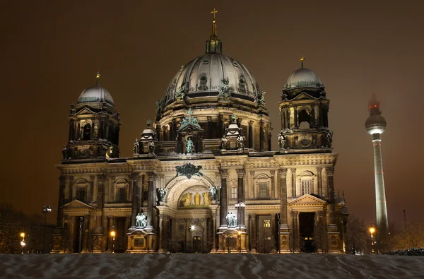 Berlin cathedral geceleri. Berlin, Almanya — Stok fotoğraf