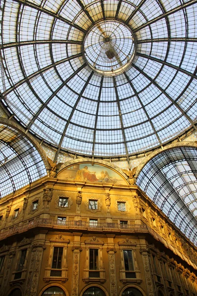 Galleria Vittorio Emanuele v Miláně — Stock fotografie