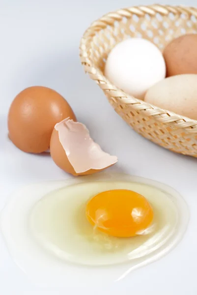 Porušených vajec, samostatný — Stock fotografie