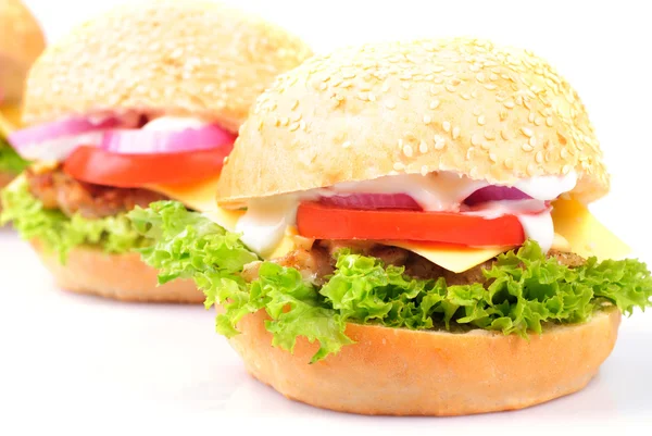 Hamburger na białym tle — Zdjęcie stockowe