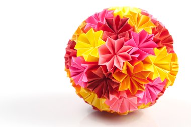 Origami kusudama gökkuşağı