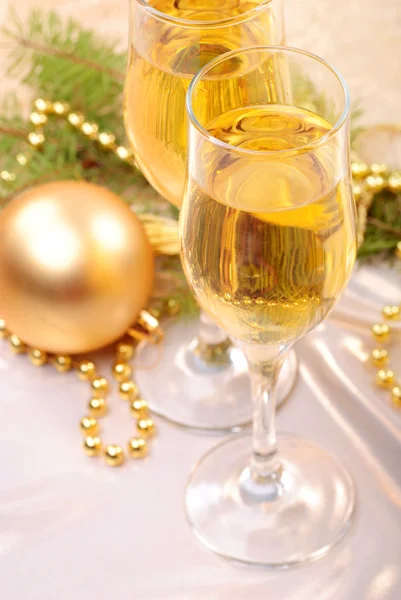 Champagne en bauble Rechtenvrije Stockfoto's