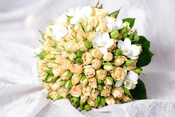 Wedding peach-coloured bouquet — Stock Photo, Image