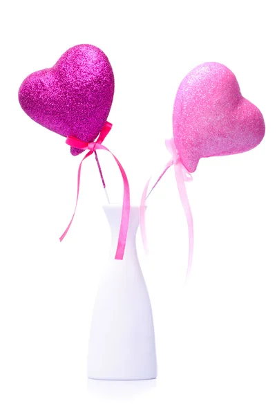 Два Розовых Сердца Бантами Вазе Изолированные Белом — стоковое фото