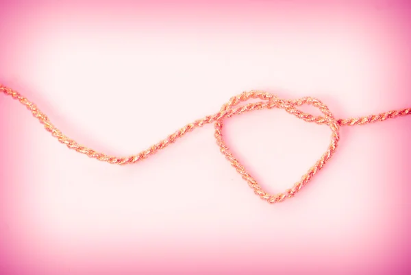 Forma Coração Corda Ouro Fundo Rosa Cartão Postal Amor — Fotografia de Stock