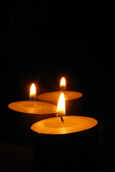Poltetaan kynttilöitä — kuvapankkivalokuva