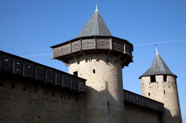 duvarlar ve Ortaçağ kalesinin Kulesi