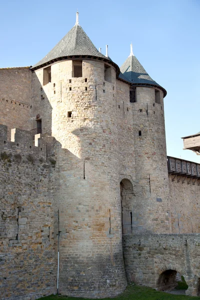 Walls and tower of the medieval castle — Stock Photo, Image