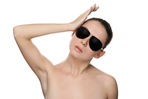 Retrato de mujer glamurosa en gafas de sol . — Foto de Stock