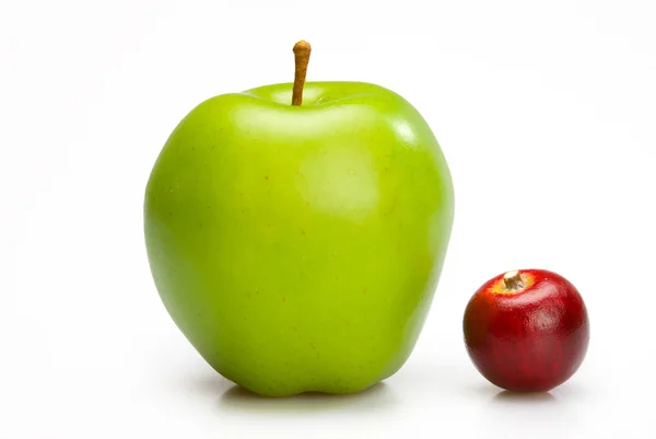 Große und kleine Äpfel. — Stockfoto