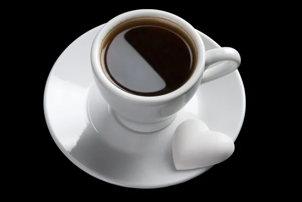 Bir Fincan Kahve Kalp Şekli Tanımlama Bilgisini Içerir Beyaz Zemin — Stok fotoğraf