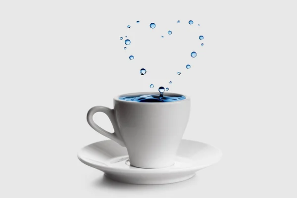 Úvodní bílé kávy Cup ve tvaru srdce — Stock fotografie