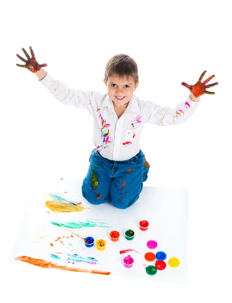 塗料で覆われている小さな男の子 — ストック写真