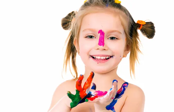 Meisje met de handpalmen geschilderd door een verf — Stockfoto