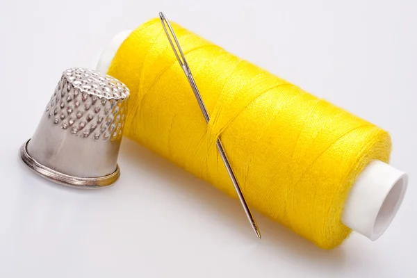 Spoel van draad voor het naaien — Stockfoto