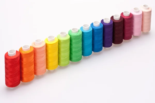 Linha colorida para costura — Fotografia de Stock
