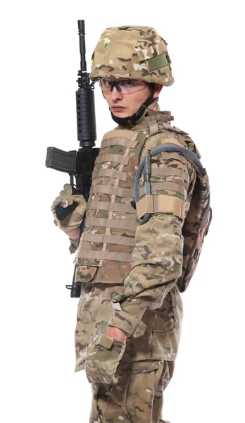 Сучасний солдат з рушницею — стокове фото