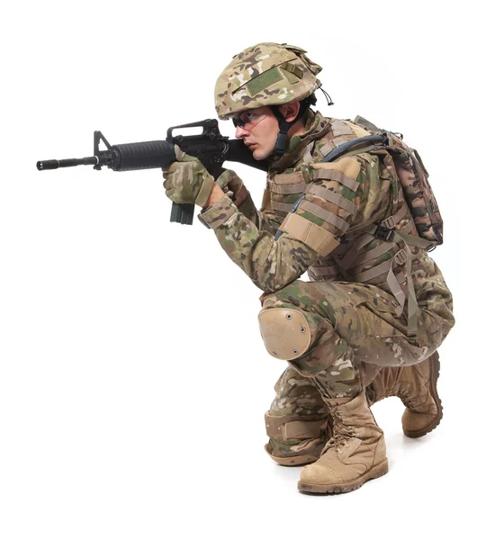 Soldado moderno con rifle — Foto de Stock