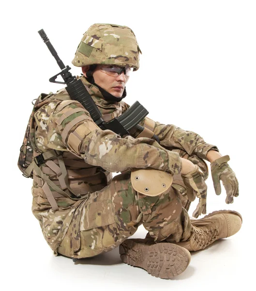 Soldado moderno com rifle — Fotografia de Stock