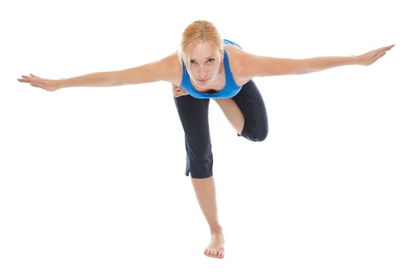 Cvičí jógu. mladá žena — Stock fotografie