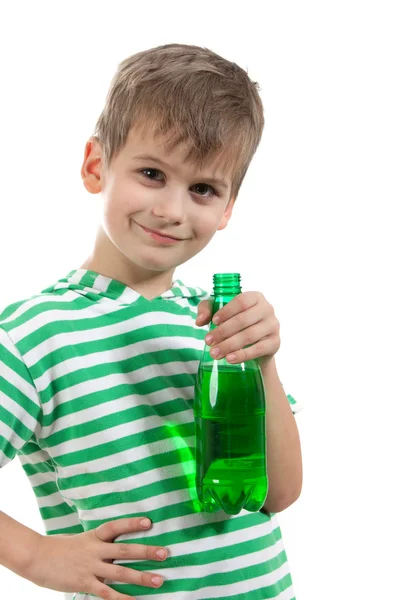 Pojke Dricksvatten Isolerad Vit Bakgrund — Stockfoto