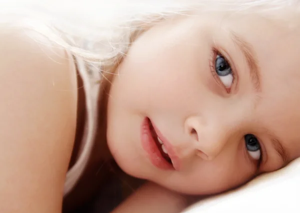 Όμορφο μικρό κορίτσι closeup — Φωτογραφία Αρχείου