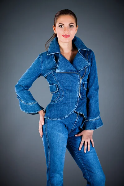 Коллекционная одежда джинсов — стоковое фото