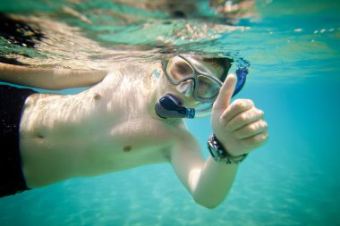 snorkeler. Kızıl Deniz