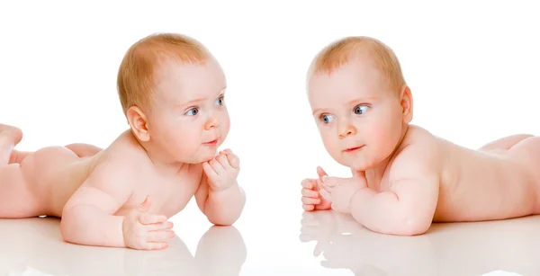 2 人の赤ん坊 — ストック写真