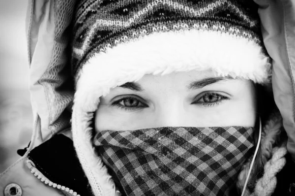 Black & white portrait of a girl in winter — Stock Photo, Image