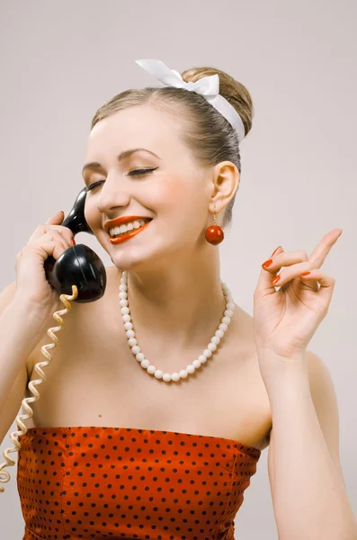Retro vrouw op de telefoon — Stockfoto