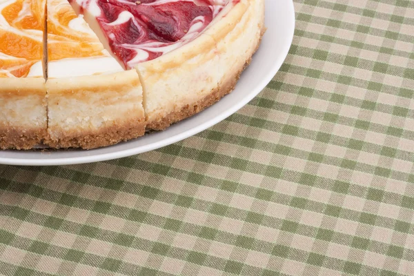 レモン ピーチ 野生のベリー 苺とチーズケーキ詰め — ストック写真