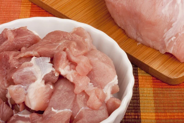 Kawałek Surowego Mięsa Przed Gotowaniem Środowisku Kuchnia — Zdjęcie stockowe