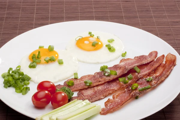 Bacon med ägg — Stockfoto