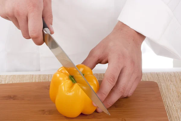 厨师男子切蔬菜厨房黑板上 — 图库照片
