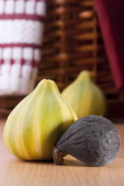 Rijpe Vruchten Van Een Fig Een Houten Tafel — Stockfoto