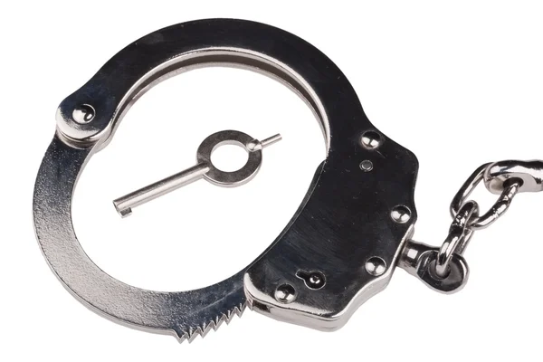 白い背景の上の閉じた鉄の手錠 — ストック写真