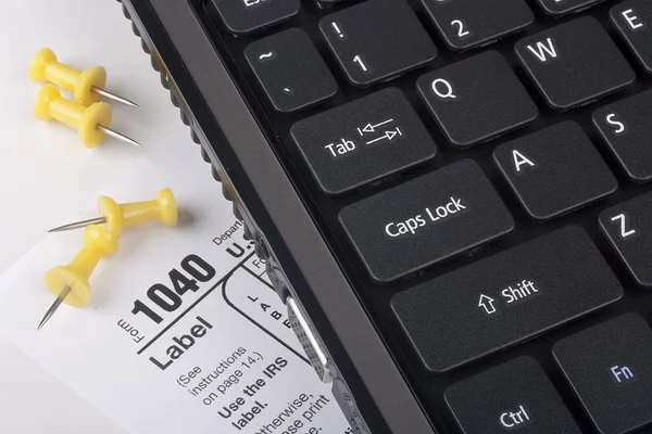 Keyboard Laptop Computer Form 1040 Tax Report — Stock Photo, Image