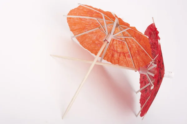 Papier Paraplu Voor Het Decoreren Van Glazen Met Een Cocktail — Stockfoto